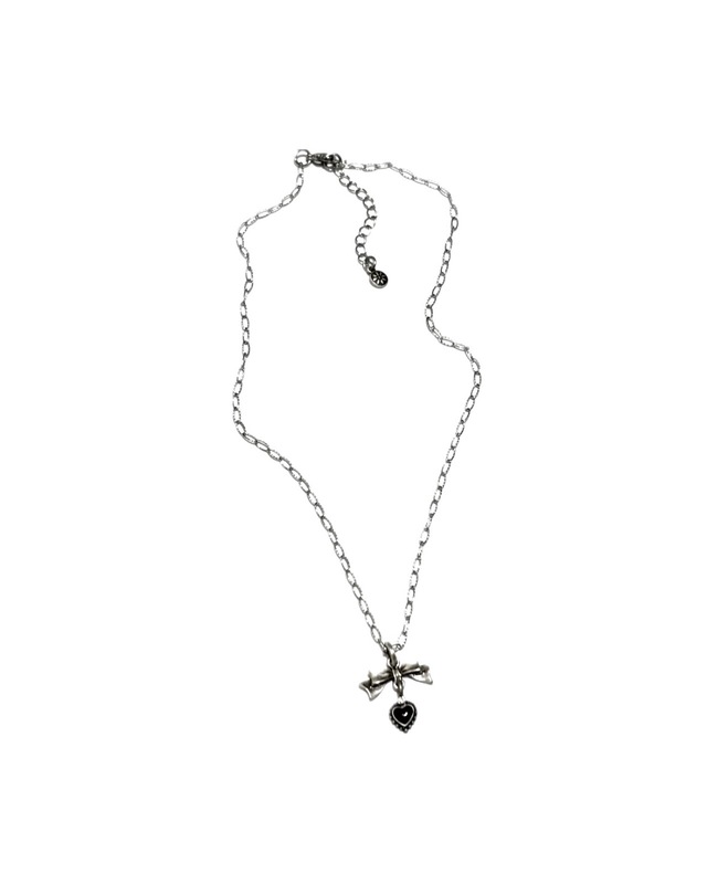 ::Black in L necklace