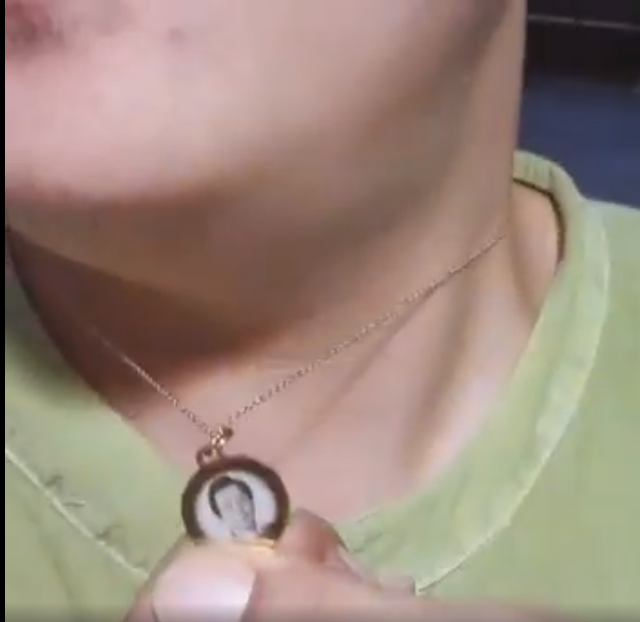 허경영 보좌관 삼족오 목걸이