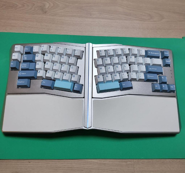 Mont Cervin Leather Wrist Pad