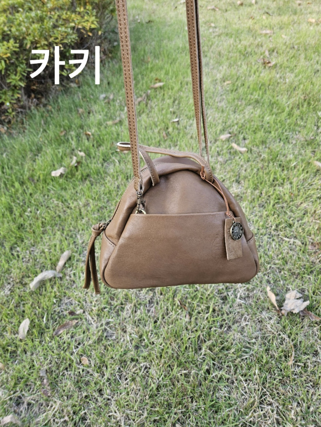 핸드메이드 양가죽 삼각토트백